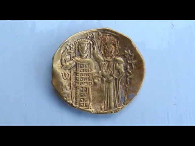 Medieval gold coin unearthed in ruined fortress in Bulgaria may depict Byzantine emperor