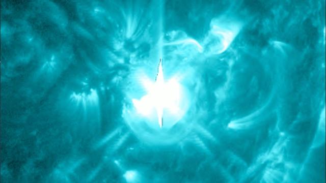 Sun blasts X1.2-class solar flare! See spacecraft views