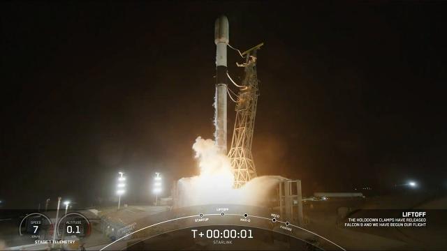 Blastoff! SpaceX launches 20 Starlink Satellites from California, nails landing