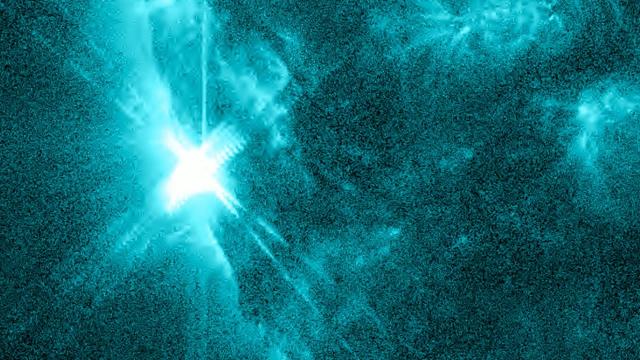 Sunspot that triggered May's massive solar storm returns again! Blasts strong flare