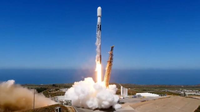 Blastoff! SpaceX launches Transporter 11 rideshare mission, nails landing in California