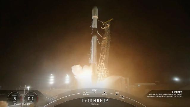 Blastoff! SpaceX launches 20 Starlink satellites from California, nails droneship landing