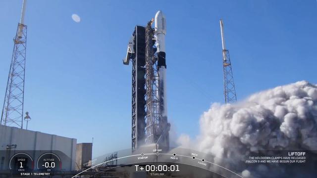 Blastoff! SpaceX launches Starlink batch 2 hours before Crew-9's return to Earth