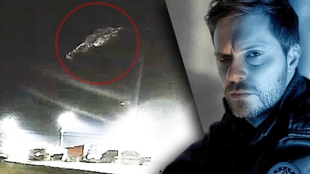 Shocking UFO Filmed by door cam in Kansas City, USA, 2022 ????