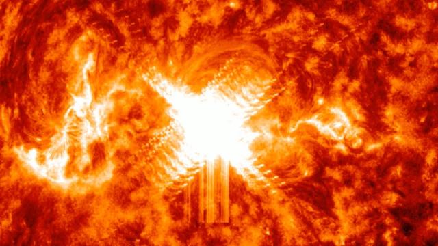 Sun blasts powerful Halloween x-flare! NASA spacecraft sees it