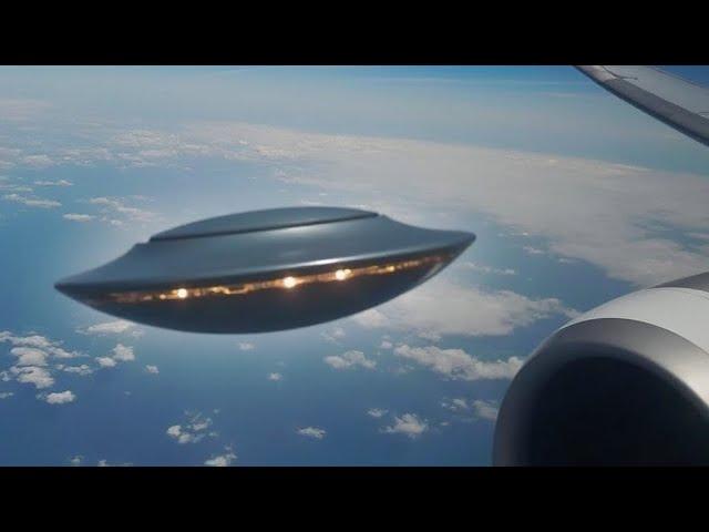 Airline pilot captured UFOs at 35,000 feet over the Atlantic