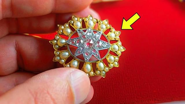 Man Finds Late Grandma's Brooch. Jeweler Says, "She Was Not Supposed to Have This."