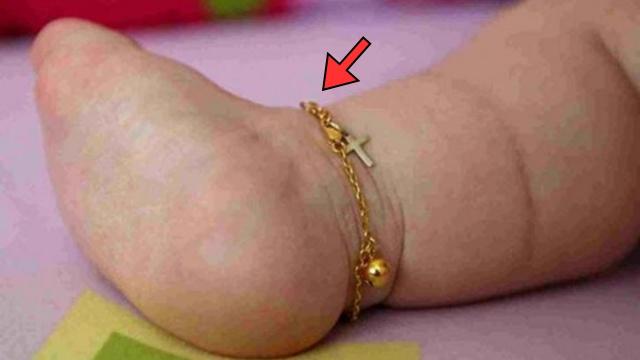 Little Girl Inherited Anklet From Grandma - Mom Calls Police After Finding Out What It's Made Of