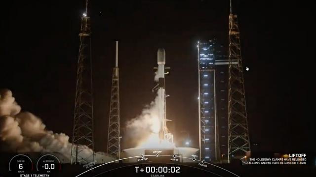 Blastoff! SpaceX launches Starlink satellites from Florida, nails landing