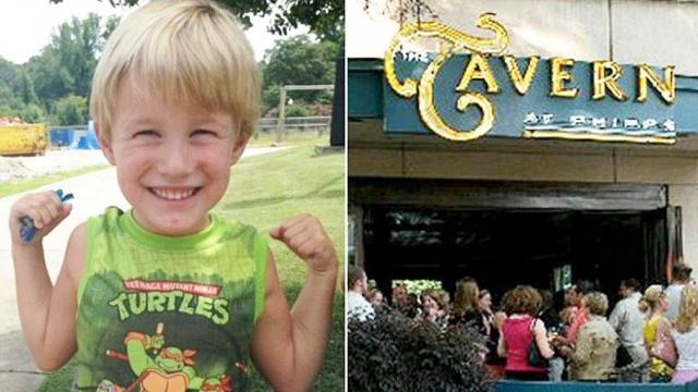 Boy Gets Kicked Out Of Restaurant For Wearing This T-Shirt —You Won’t Believe Why!