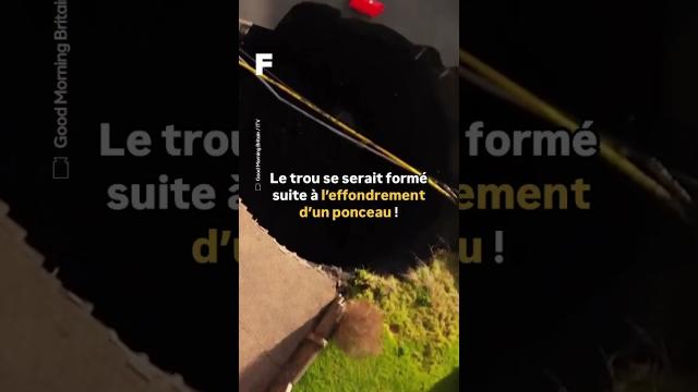 Un trou géant apparu dans une petite ville !