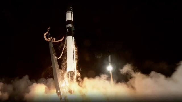 Blastoff! Rocket Lab launches Strix radar-imaging satellites from New Zealand