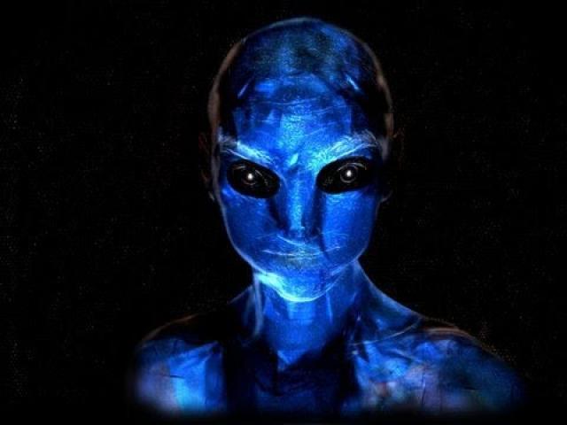 Several people talk about coming into contact with a blue being who downloaded information into them