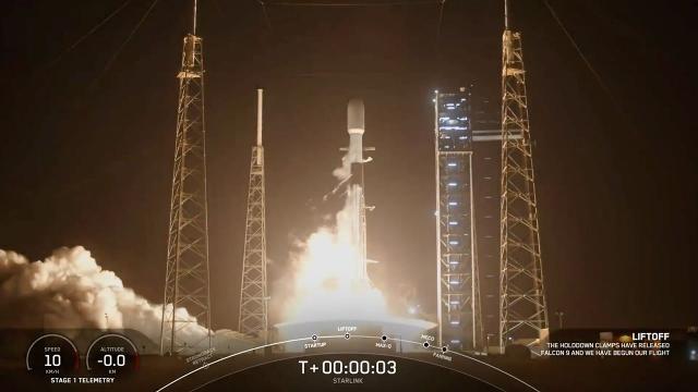 Blastoff! SpaceX launches Starlink batch on booster's record-breaking 24th flight, nails landing