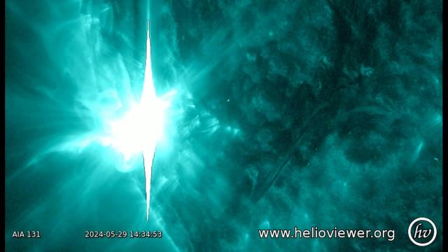 X1.4 flare! Huge sunspot that triggered May's amazing solar storms back at it