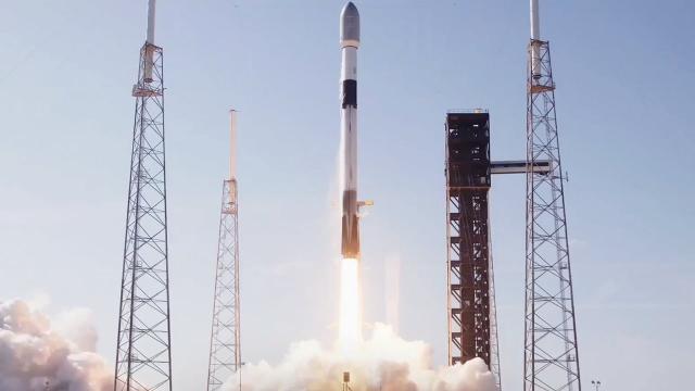 Blastoff! SpaceX launches 23 Starlink satellites, nails droneship landing