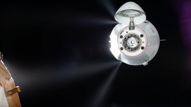 Watch live! SpaceX CRS-31 Dragon spacecraft docks with space station