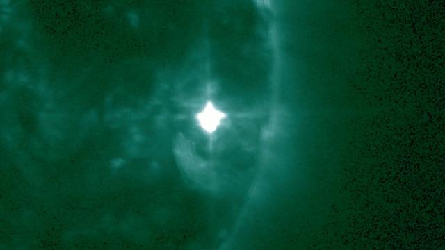 Sun blasts powerful X2 flare, NOAA satellite sees it!