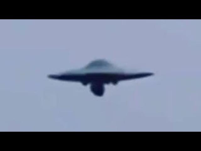 One of the best UFO captures of all time - filmed in Missouri