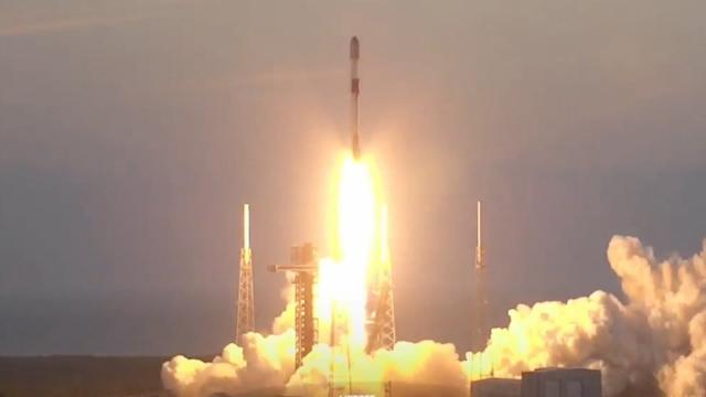 Blastoff! SpaceX launches Starlink batch from Florida -- 3rd launch in 13 hours!